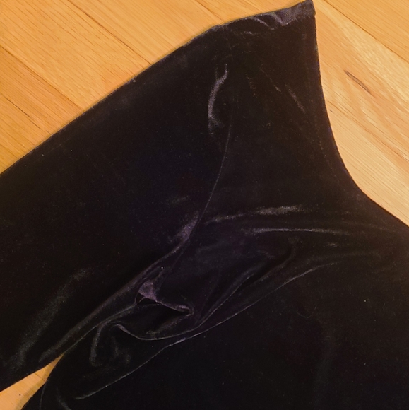 Velvet Off Shoulder Long Sleeve - Picture 5 of 5